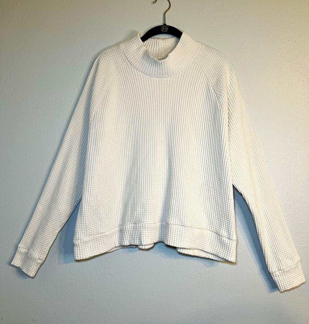 The North Face Women’s White Waffle Knit Mock Neck Logo Sweatshirt XL